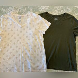 Bundle of women’s v-neck tees